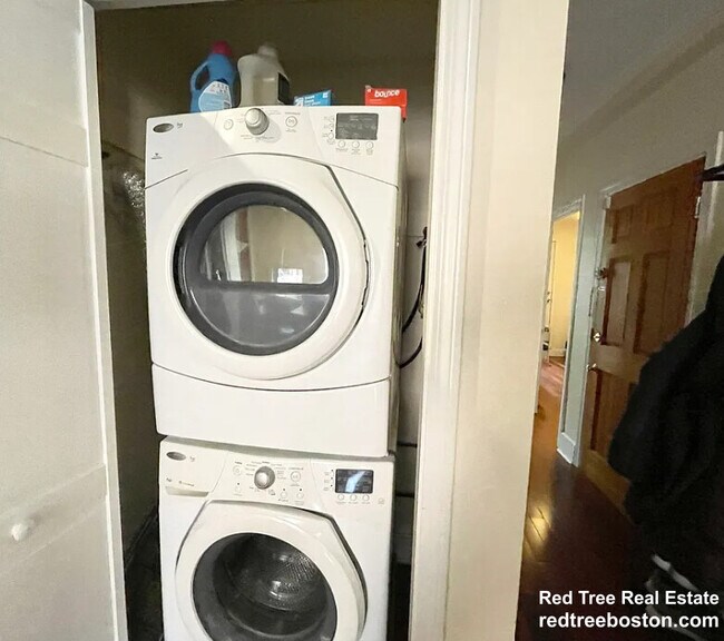 Foto del edificio - 45 Hemenway St