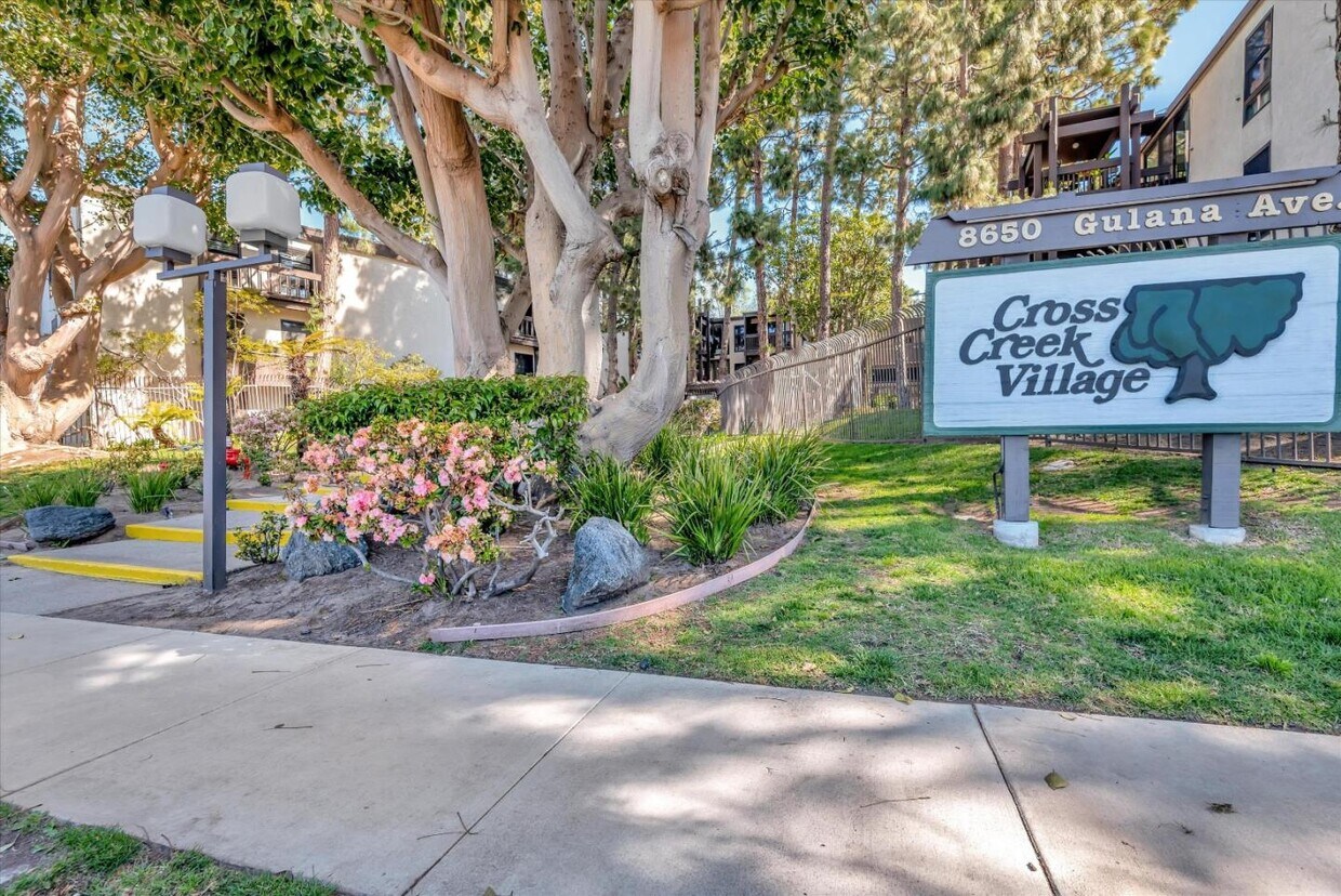 Primary Photo - 8650 Gulana Ave