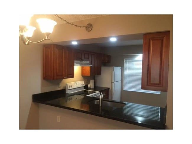 Building Photo - 1107 Bahama Bnd