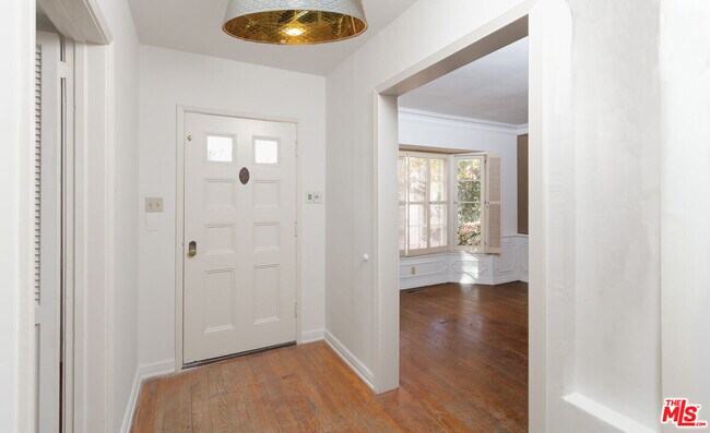 Building Photo - 500 Ocampo Dr