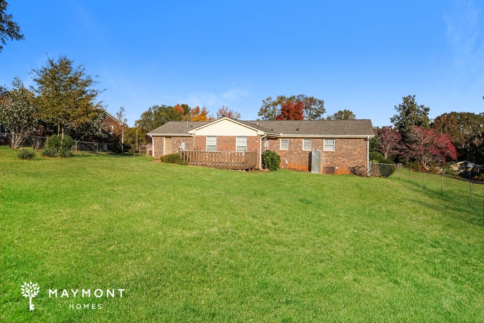 Foto del edificio - 301 Pineridge Dr