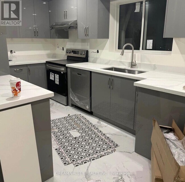 Building Photo - 12 Chandler Dr