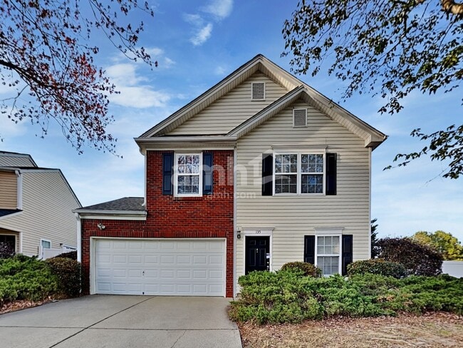 Building Photo - 135 Oak Grove Pl