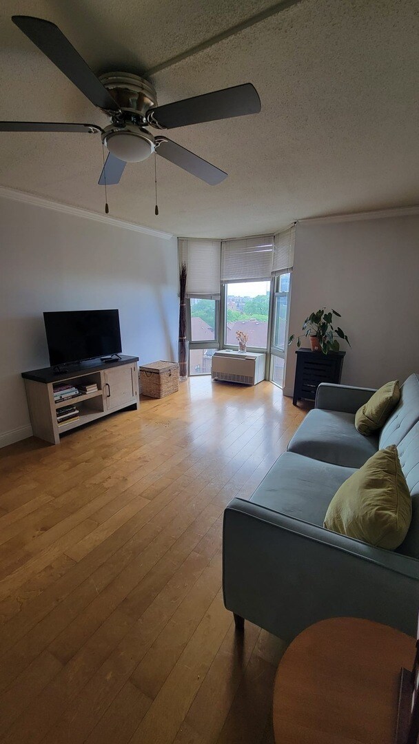 Foto del edificio - 1340 N Dearborn St