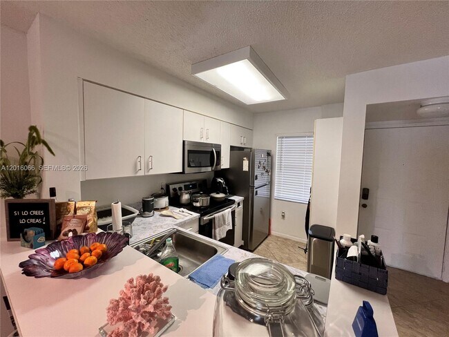 Building Photo - 2236 N Cypress Bend Dr