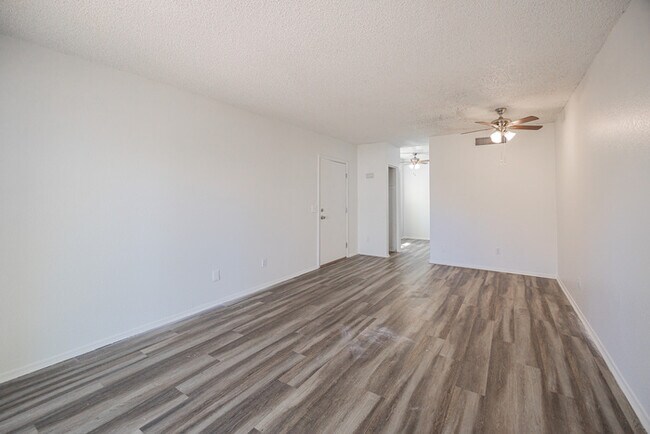 Foto del edificio - 2826 E Monte Cristo Ave
