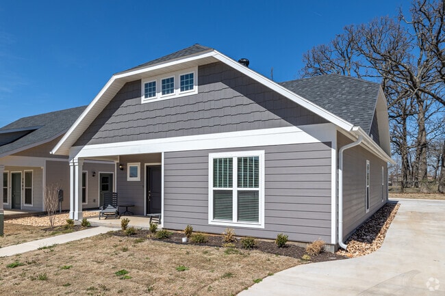 Building Photo - Hawthorne Grove