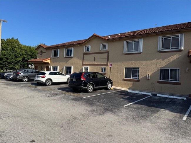 Foto del edificio - 17358 NW 74th Ave