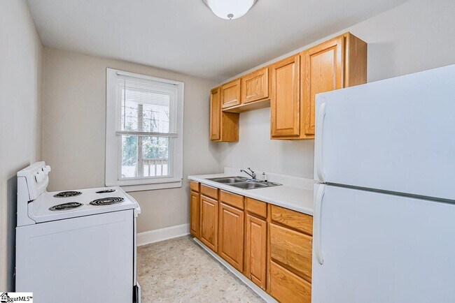Building Photo - 109 Scalybark Rd