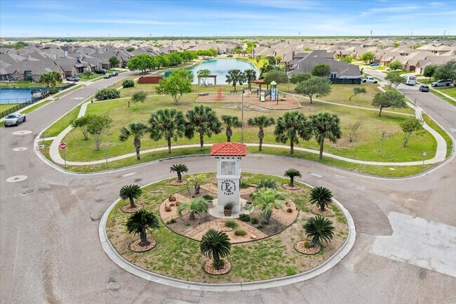 Foto del edificio - 7326 Tristan Dr