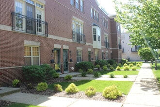 Building Photo - 2417 N 75th Ave