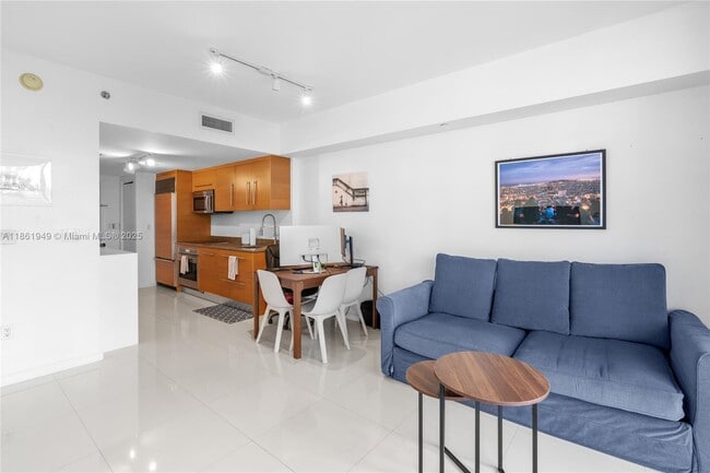 Building Photo - 465 Brickell Ave