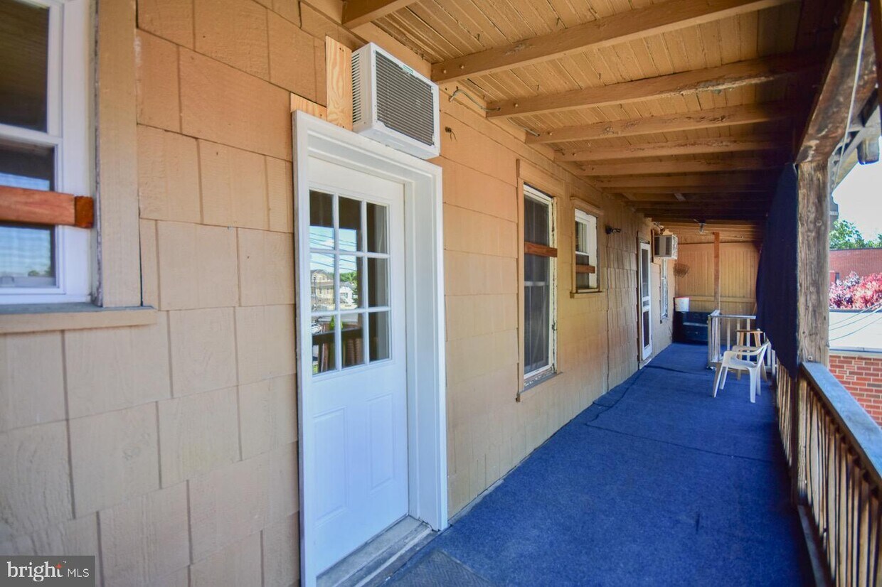 114 W Martin St Unit APT 2, Martinsburg, WV 25401 Apartment for Rent