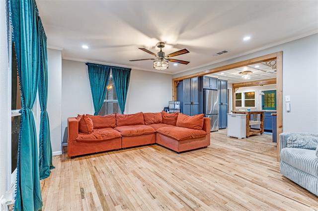 Foto del edificio - 809 S Lamar St