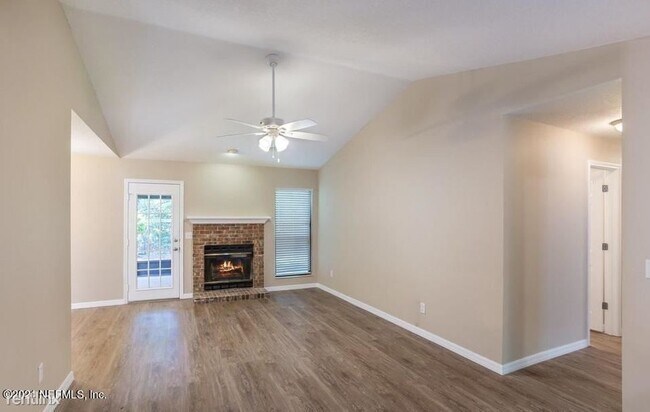 Foto del edificio - 3 br, 2 bath House - 3904 English Colony D...