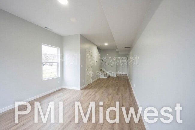 Building Photo - 2810 E Michigan St