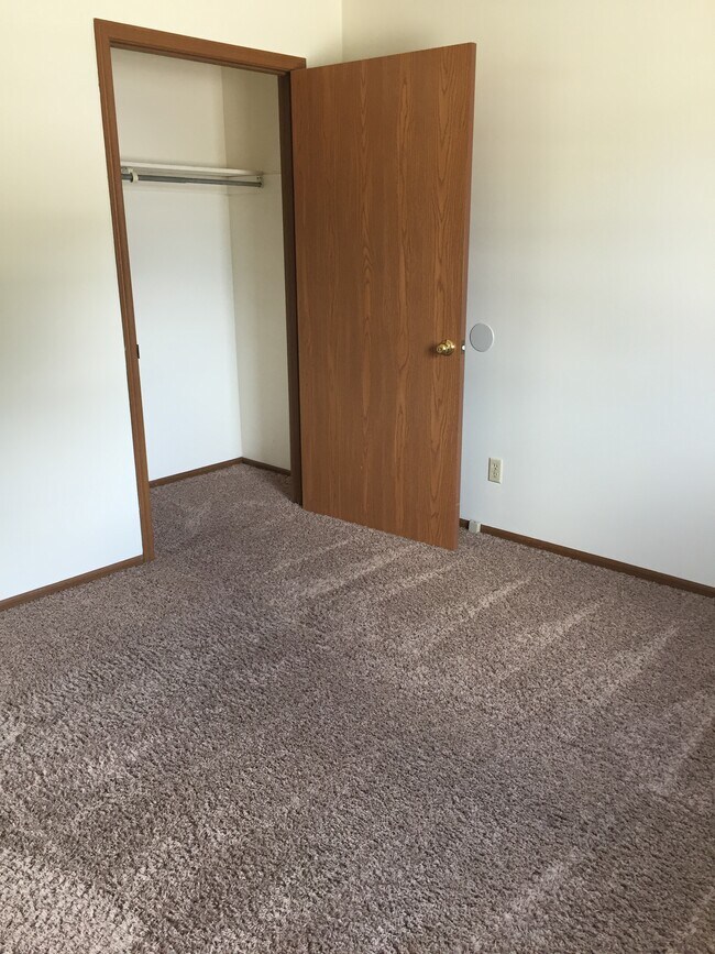 Foto del edificio - 111 Regency Ct