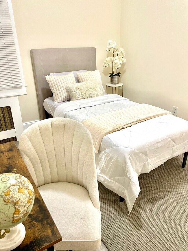 Foto del edificio - 2843 Woodbrook Ave