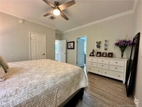 Building Photo - 352 NE Starboard Way