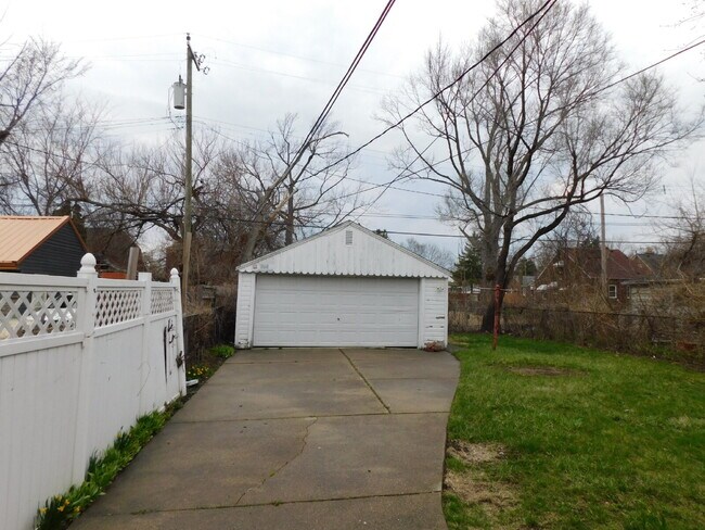 Foto del edificio - Newly Refreshed Move In Ready Bungalow