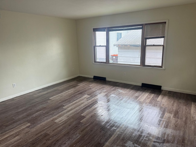 Foto del edificio - 335 E Campbell Ave