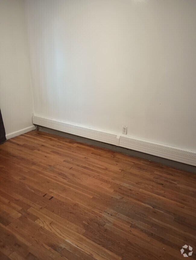 New Apartments For Rent in Saint Albans, NY with Gym/Fitness Center 8