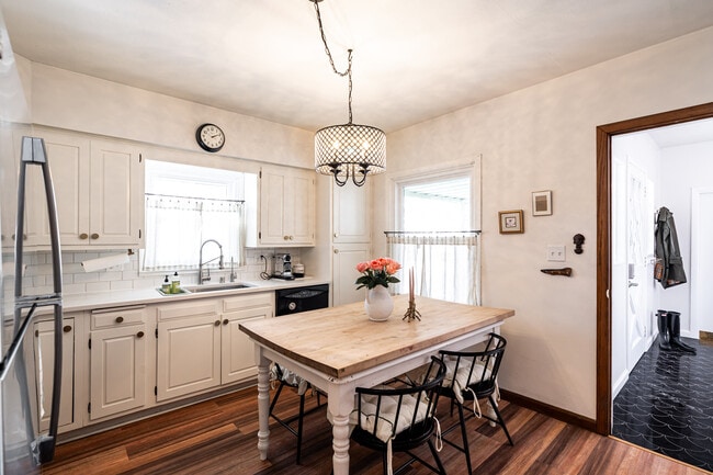 Foto del edificio - 535 W Montclaire Ave