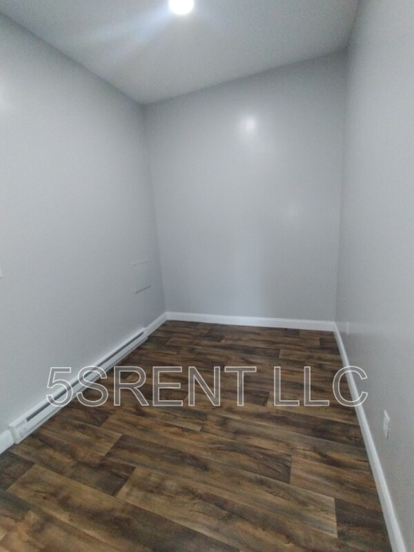 Foto del edificio - 22 E Main St