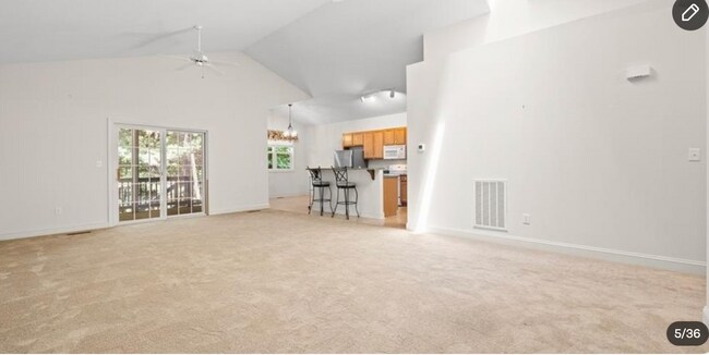 Foto del edificio - Avonlea Flat Rock