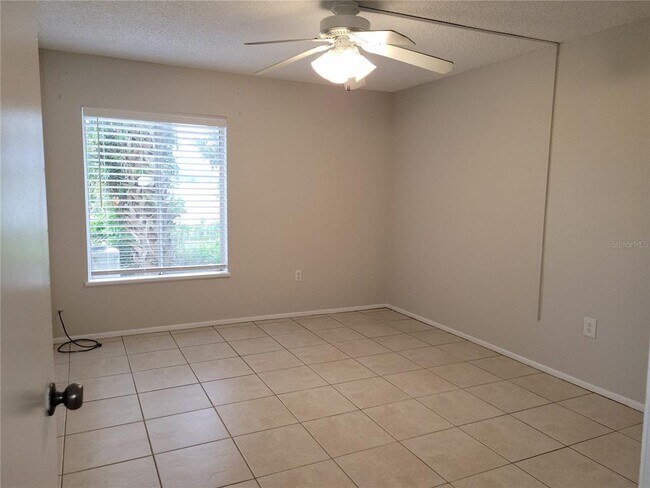 Building Photo - 574 Orange Dr