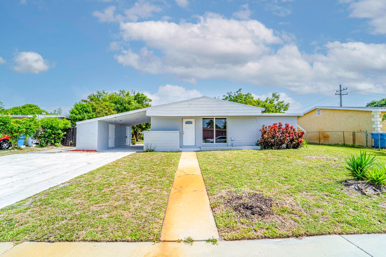 Primary Photo - 1415 W Broward St