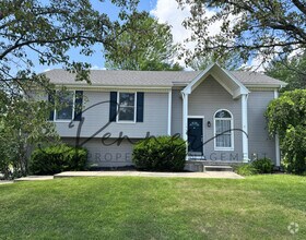 Building Photo - 1530 NE Stonewood Dr