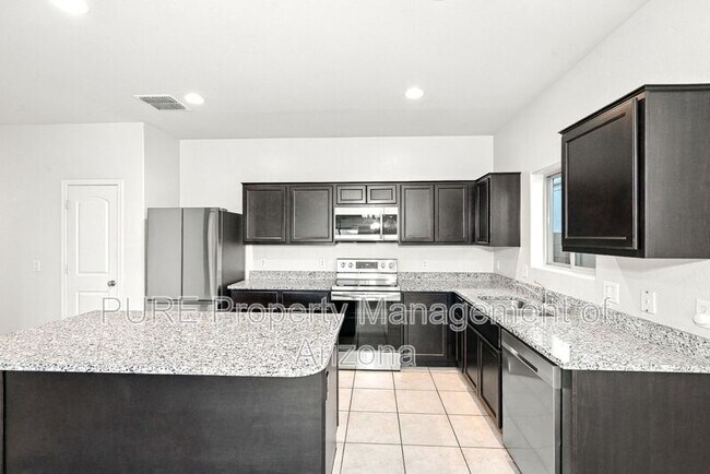 Foto del edificio - 41852 W Allegra Dr