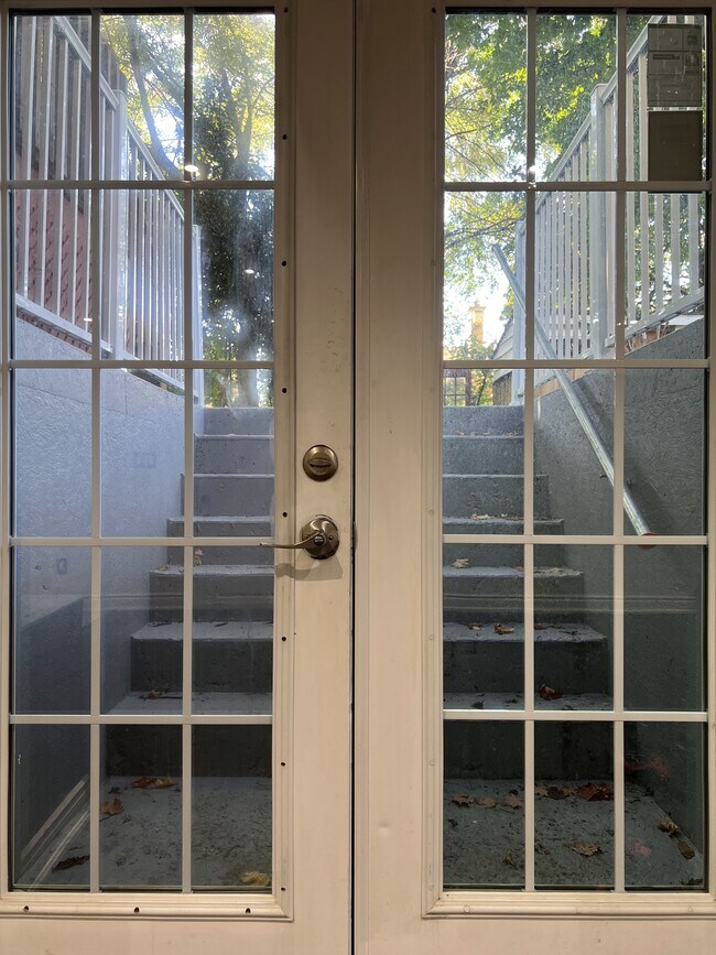 Photo du bâtiment - 10 Burgby Av