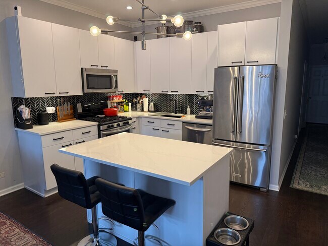 Building Photo - 2117 W Rice St