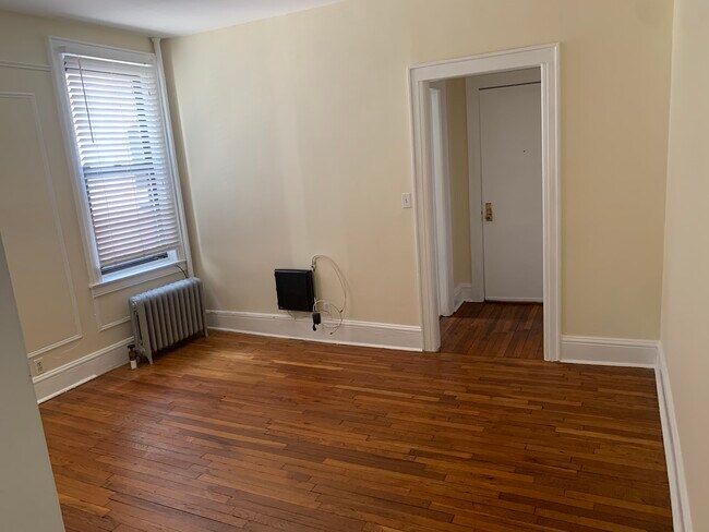 Living Room_3 - 3412 34th St