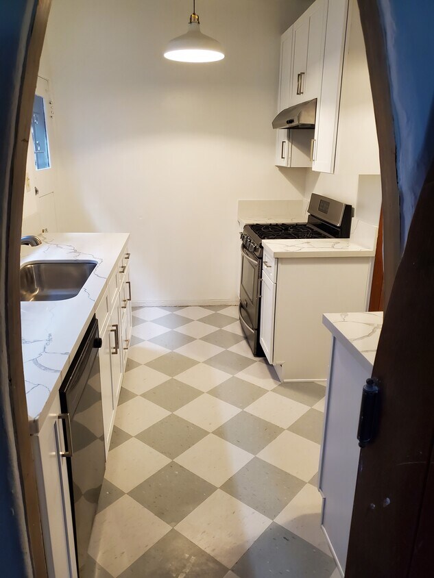 Foto principal - 1126 N Vista St