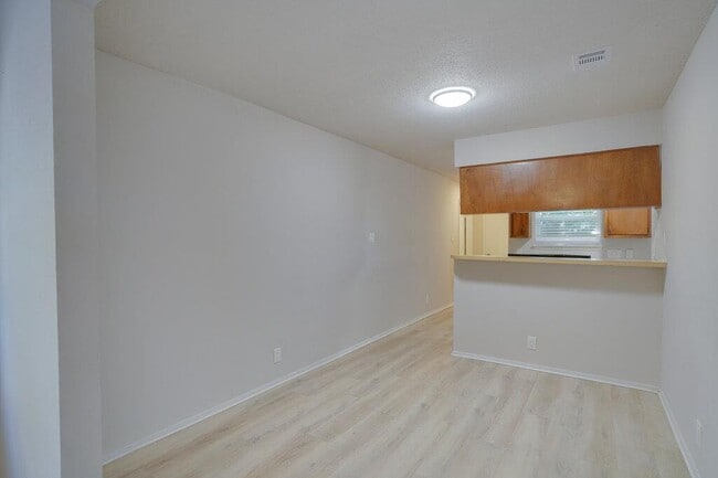 Building Photo - 1206 Westcott Dr