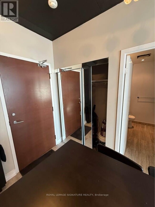 Photo du bâtiment - 15 Iceboat Terr