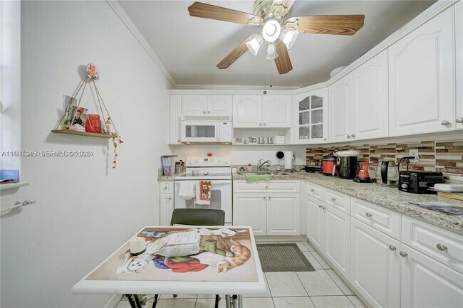 Building Photo - 14140 SW 84th St