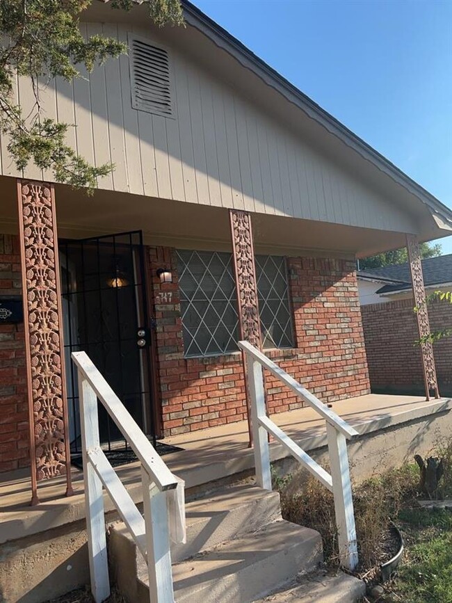 Foto del edificio - 717 SW Ranch Oak Blvd