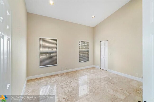 Building Photo - 5729 NW 80th Terrace