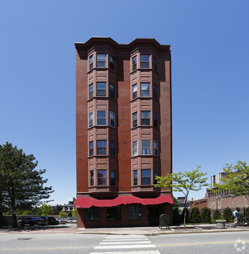 Foto del edificio - Burnham Arms