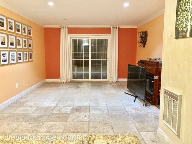 Building Photo - 2 br, 2.5 bath House - 519 Coronel Pl Unit 3