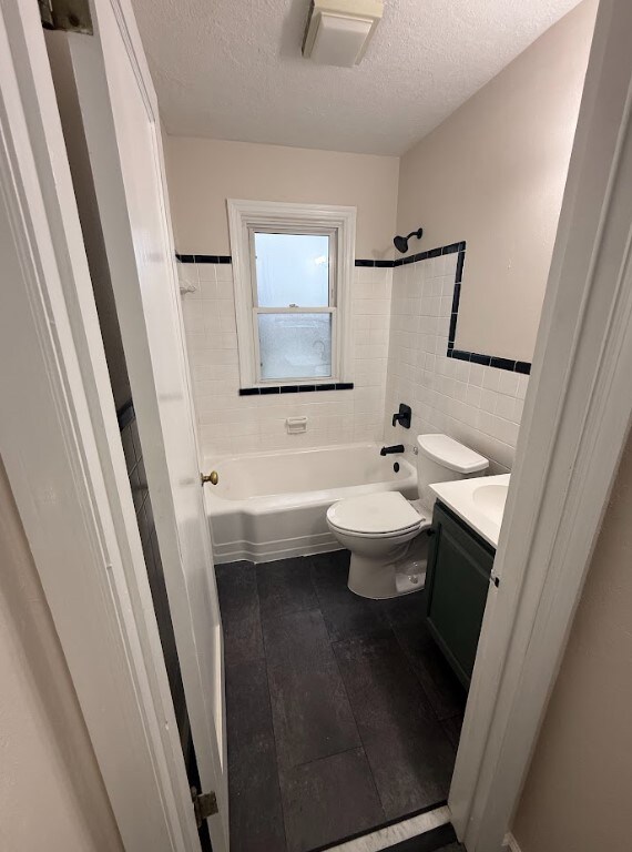 Building Photo - 215 Derhake Rd