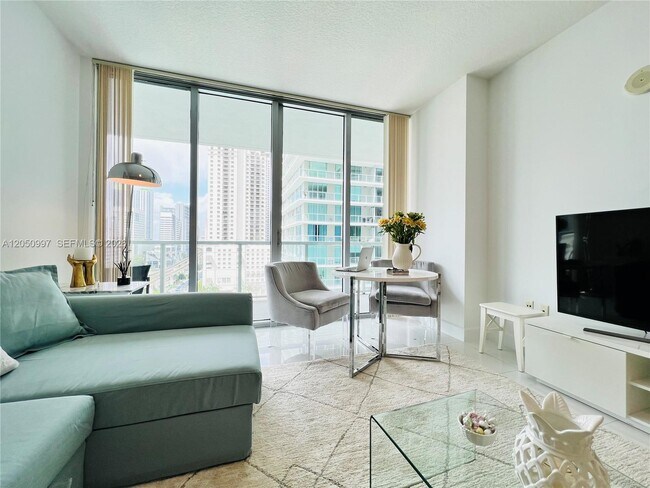 Foto del edificio - 79 SW 12th St