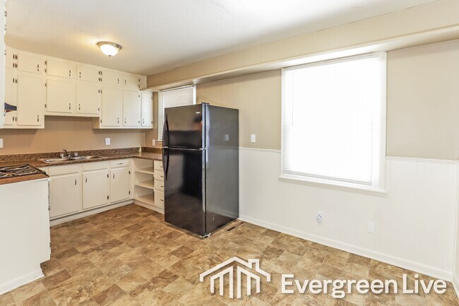 Foto del edificio - 5201 Palmer Dr