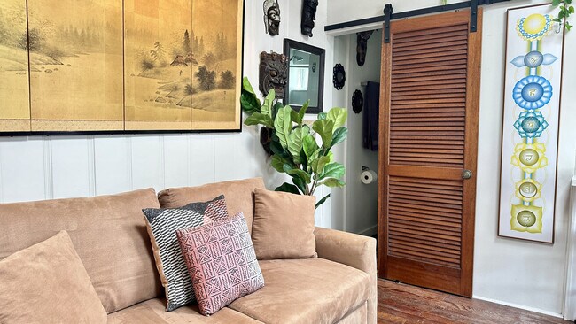 Foto del edificio - 4752 Lotus St