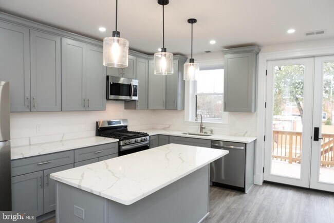 Building Photo - 216 Jefferson St NW