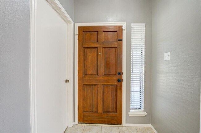 Building Photo - 4914 Pecan Grove Dr